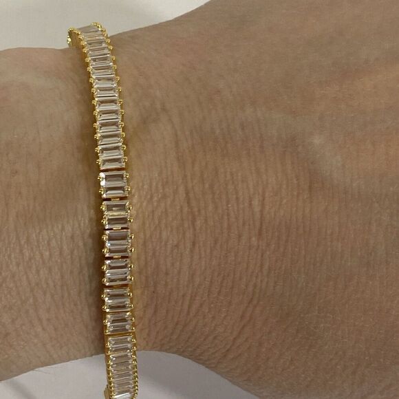 Caitlyn Minimalist Cubic Zirconia 18k Gold Plated Tennis Bracelet With Box - Picture 2 of 8